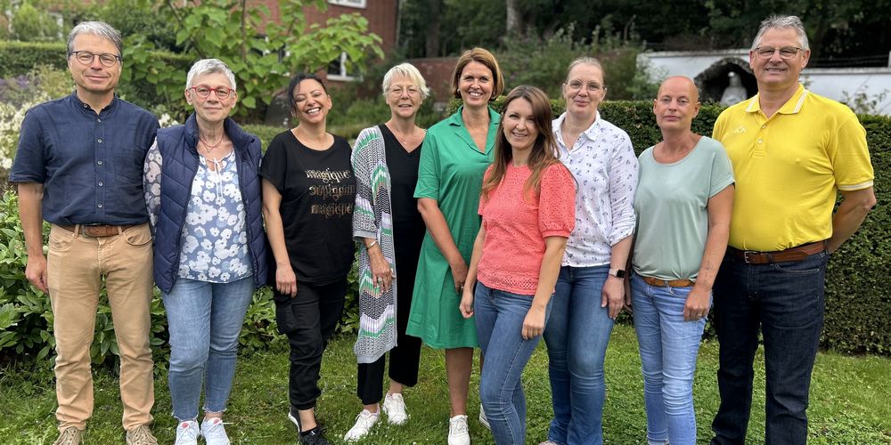 Ein Gruppenfoto des Teams der Spezialisierten Ambulanten Palliativversorgung (SAPV) in Neuss.